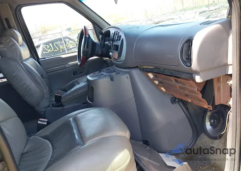 2000 Ford E-150 Commercial/Recreational z USA, uszkodzony, nr VIN 1FTRE14W4YHB45052